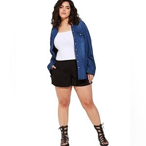 TORRID Ladies Plus Size 2x Lightweight Denim High-Rise Pull-on 3.5" Shorts NWT